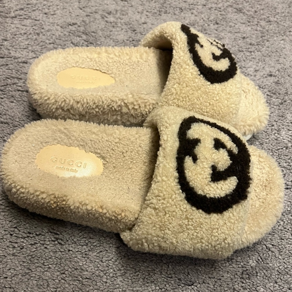 Women's slide sandal with Interlocking G